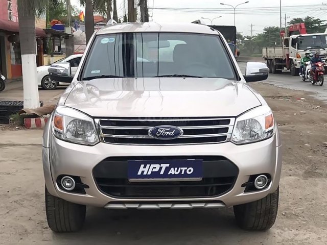 Bán Ford Everest 2.5 AT Limited đời 2015, màu hồng phấn, số tự động