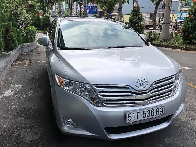 Cần bán xe Toyota Venza 3.5 đời 2009, màu bạc, nhập khẩu nguyên chiếc, giá chỉ 920 triệu