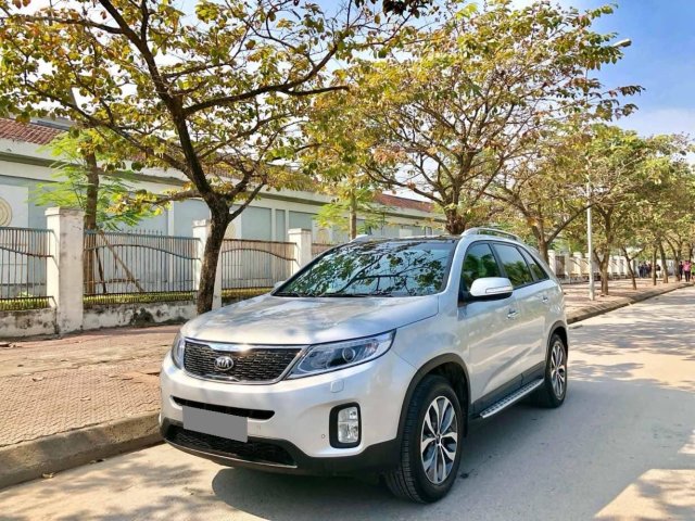 Bán xe Kia Sorento GAT 2017, máy xăng, màu bạc