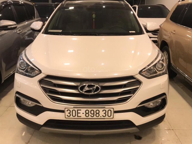 Cần bán xe Hyundai Santa Fe 2.4L full xăng SX 2017, màu trắng, giá chỉ 1 tỷ 85 triệu