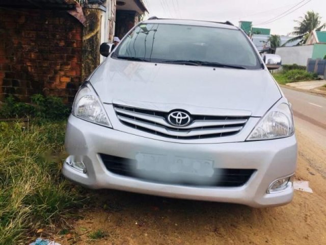 Bán xe Toyota Innova đời 2012, màu bạc 