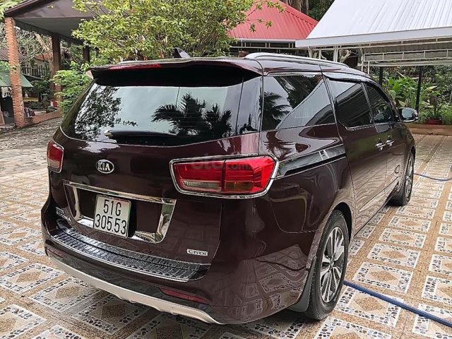 Bán Kia Sedona 3.3L DATH 2017, màu đỏ