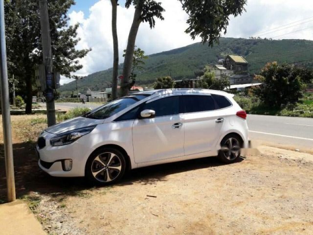 Cần bán Kia Rondo GAT sản xuất năm 2015, màu trắng