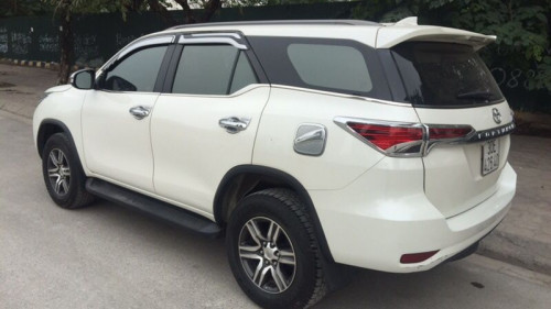 Cần bán gấp xe cũ Toyota Fortuner AT đời 2017, màu trắng