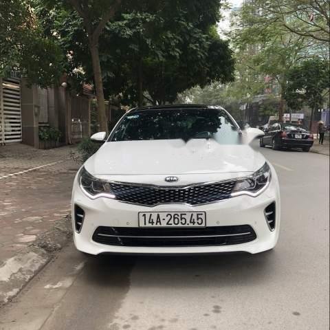 Chính chủ bán Kia Optima 2.4 GT-Line 2017, màu trắng, giá chỉ 888 triệu