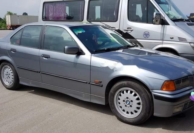 Bán xe BMW 320i đời 1996, đã đầu tư thay thế toàn bộ khung gầm, nội thất, lốp