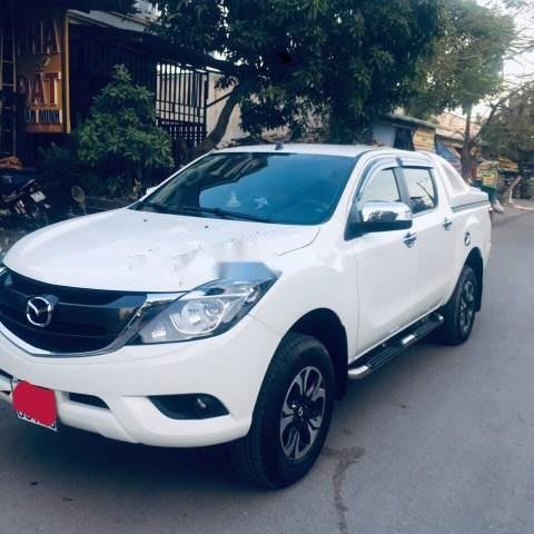 Bán ô tô Mazda BT 50 AT đời 2016, màu trắng, xe cực đẹp tư trong ra ngoài