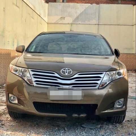 Bán Toyota Venza AT năm sản xuất 2009, màu nâu, ít sử dụng nên đẹp như xe mới