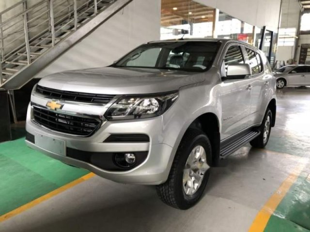 Bán xe Chevrolet Trailblazer 2018, màu bạc, nhập khẩu