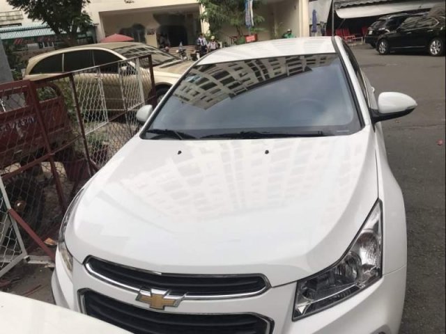 Bán Chevrolet Cruze LT năm sản xuất 2017, màu trắng  