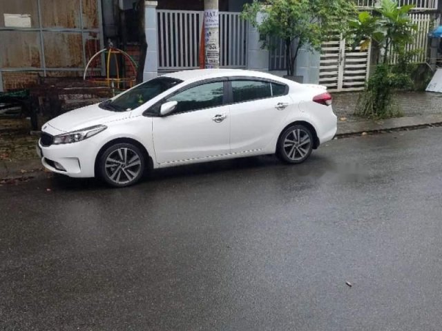 Bán Kia Cerato năm 2018, màu trắng còn mới