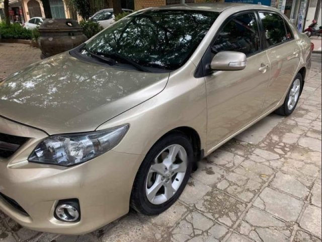 Bán ô tô Toyota Corolla Altis 2.0 đời 2012, màu vàng như mới, 555tr