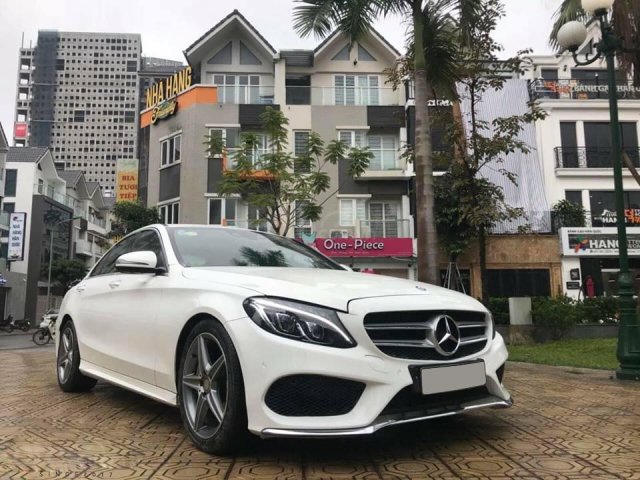 Bán Mercedes Benz C300 AMG sx 2016 trắng, đỏ cherry- Cam kết hoàn toàn về chất lượng xe