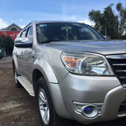 Bán ô tô Ford Everest 2009, màu bạc, xe gia đình  