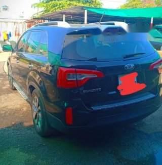 Bán Kia Sorento sản xuất 2016, màu xanh đen
