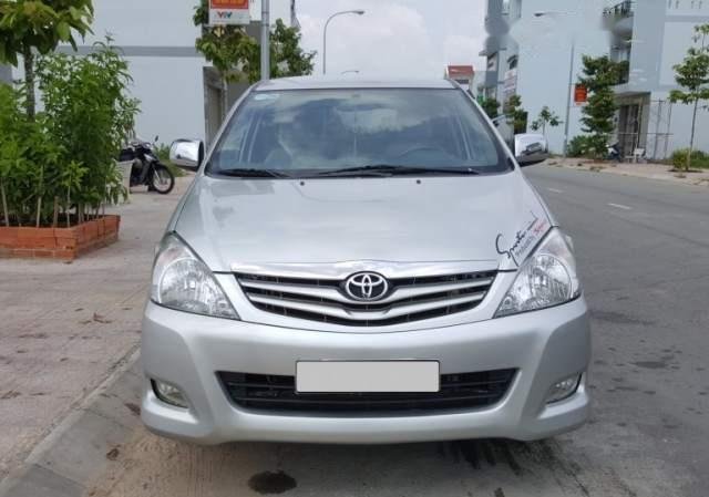 Cần bán gấp Toyota Innova sản xuất năm 2010, màu bạc, nhập khẩu còn mới, giá tốt0