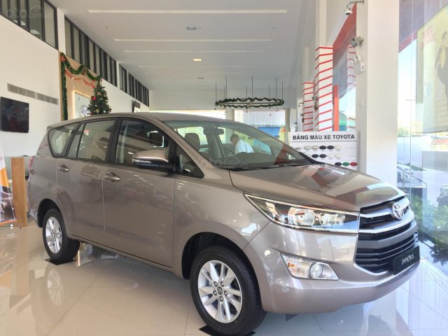 Bán xe Toyota Innova số sàn, giá đang tốt + BHVC