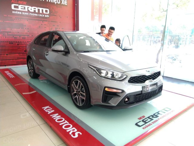 Bán xe Kia Cerato đời 2019, màu bạc giá cạnh tranh