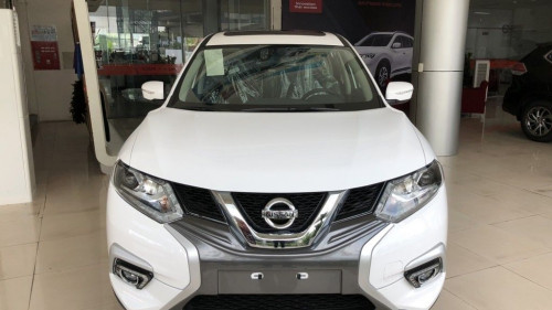 Bán xe Nissan X trail 2.0 AT sản xuất 2018, màu trắng, giá tốt