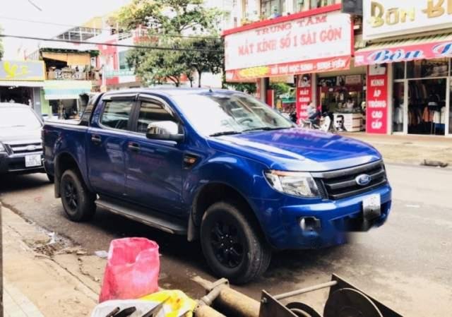 Cần bán gấp Ford Ranger XLS năm sản xuất 2013, màu xanh lam, xe nhập chính chủ, giá chỉ 450 triệu