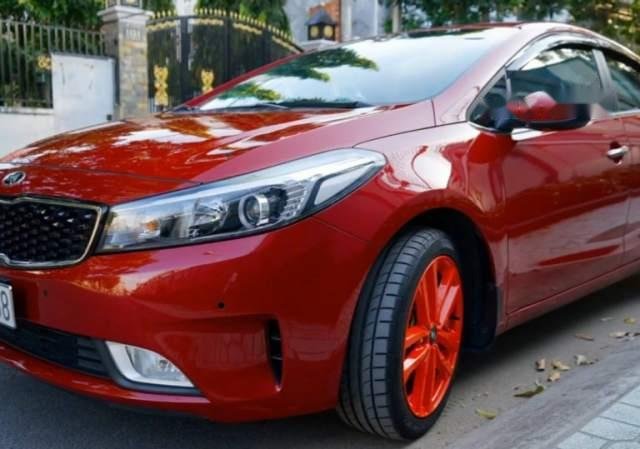 Cần bán Kia Cerato sản xuất năm 2018, màu đỏ, 550 triệu0