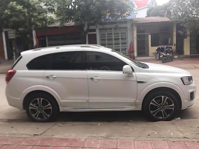 Cần bán lại xe Chevrolet Captiva Revv LTZ 2.4 AT 2018, màu trắng số tự động0