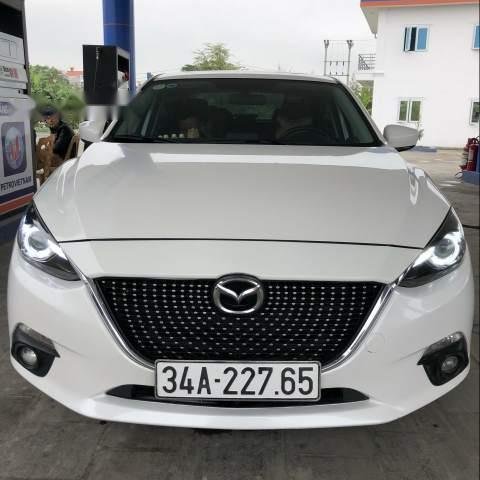 Cần bán gấp Mazda 3 năm sản xuất 2015, màu trắng, giá chỉ 576 triệu