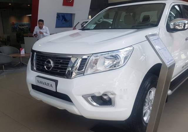 Giảm giá tối đa, Nissan Navara đời 2018, màu trắng0