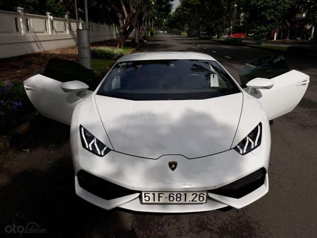 Bán ô tô Lamborghini Huracan LP610 sản xuất năm 2014, màu trắng, nhập khẩu nguyên chiếc ít sử dụng0