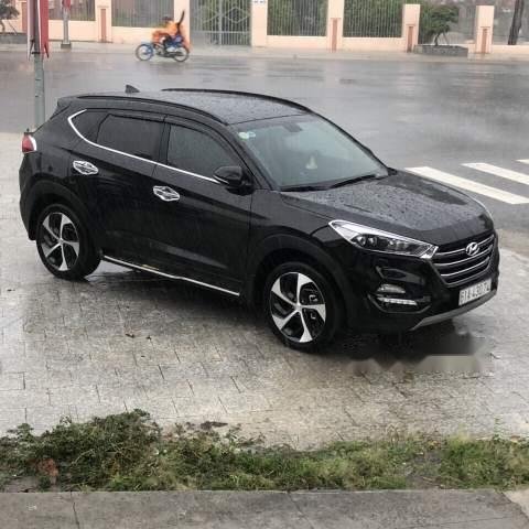 Cần bán gấp Hyundai Tucson 1.6 Tubor đời 2018, màu đen, nhập khẩu nguyên chiếc xe gia đình