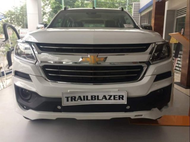 Cần bán Chevrolet Trailblazer năm sản xuất 2018, màu trắng, xe nhập