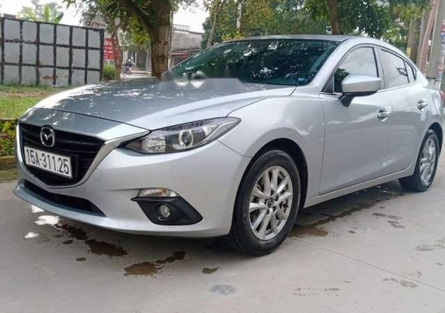 Cần bán Mazda 3 đời 2017, màu bạc, giá tốt