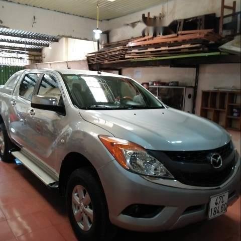 Bán Mazda BT 50 năm sản xuất 2015, màu bạc, nhập khẩu, giá tốt