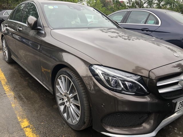 Bán Mercedes C300 năm 2017, màu nâu