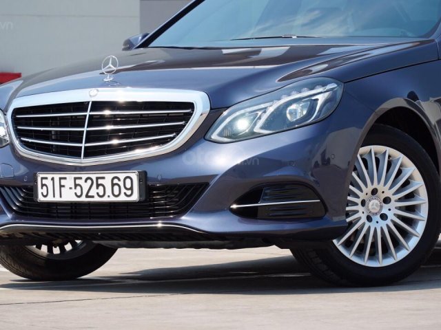 Bán Mercedes E200 phiên bản Edition năm sản xuất 2015, màu xanh lam, cam kết chất lượng bao kiểm tra hãng0