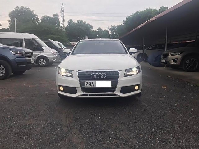 Bán Audi A4 SX 2010, đăng ký lần đầu 9/2011, màu trắng, nội thất nâu, ghế da màu kem sang trọng, biển đẹp Hà Nội