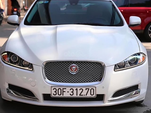 Bán Jaguar XF 2.0 AT năm 2014, màu trắng, nhập khẩu