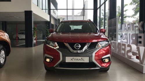 Bán Nissan X trail 2.5 AT sản xuất năm 2018, màu đỏ, nhập khẩu, mới 100%0