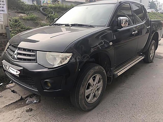 Bán lại xe Mitsubishi Triton GL 4x4 MT đời 2010, màu đen, nhập khẩu Thái