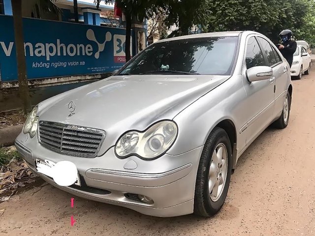 Bán ô tô Mercedes C200 Kompressor MT sản xuất năm 2003, màu bạc giá cạnh tranh