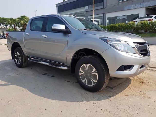 Bán Mazda BT 50 2.2L 4x2 AT năm sản xuất 2018, màu bạc, nhập khẩu Thái