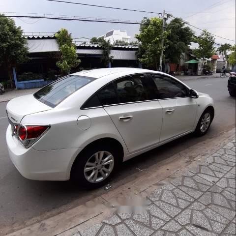 Bán Chevrolet Cruze năm sản xuất 2012, màu trắng xe gia đình, giá 350tr