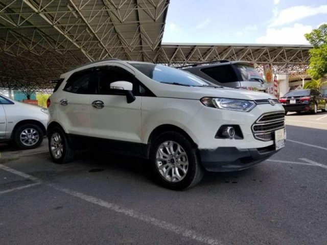 Cần bán Ford EcoSport Titanium 2015, màu trắng, xe gia đình