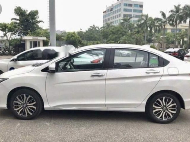 Bán Honda City Top năm sản xuất 2018, màu trắng, giá tốt0