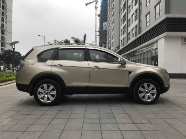 Xe Chevrolet Captiva năm 2010, màu vàng còn mới0