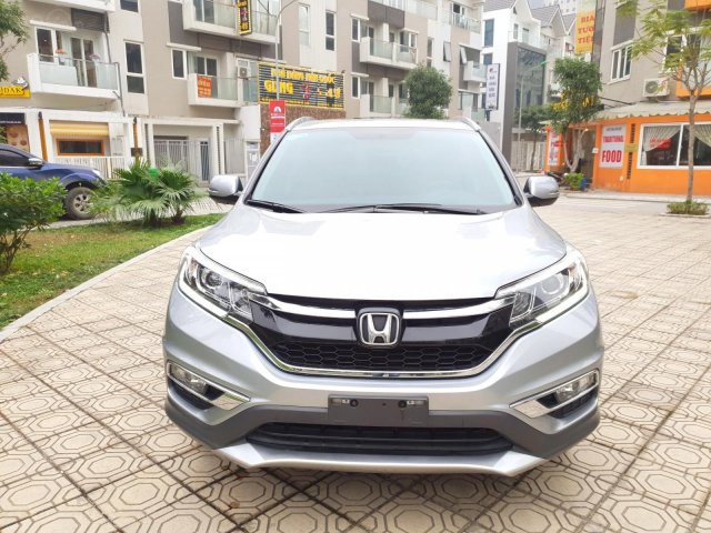 Cần bán xe Honda CR V 2.4 đời 2017, màu bạc