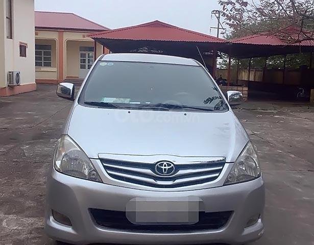 Bán Toyota Innova sản xuất 2011, màu bạc xe gia đình, 475tr