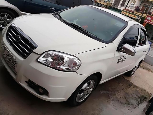 Cần bán Daewoo Gentra SX 1.5 MT sản xuất năm 2008, màu trắng xe gia đình