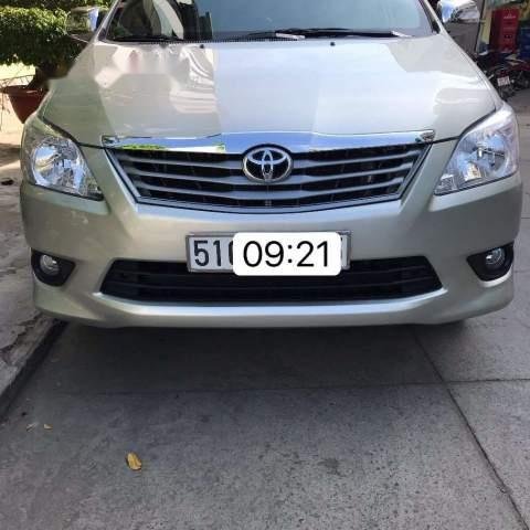 Bán xe Toyota Innova 2.0 G năm 2012, màu bạc, giá chỉ 447 triệu