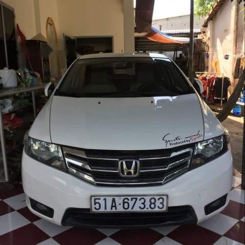 Cần bán gấp Honda City đời 2013, màu trắng chính chủ